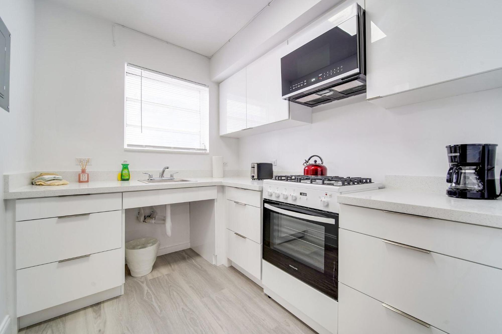 Deco Beachside Apt, W/2 Queen Beds, Washer/Dryer Miami Beach Exteriör bild