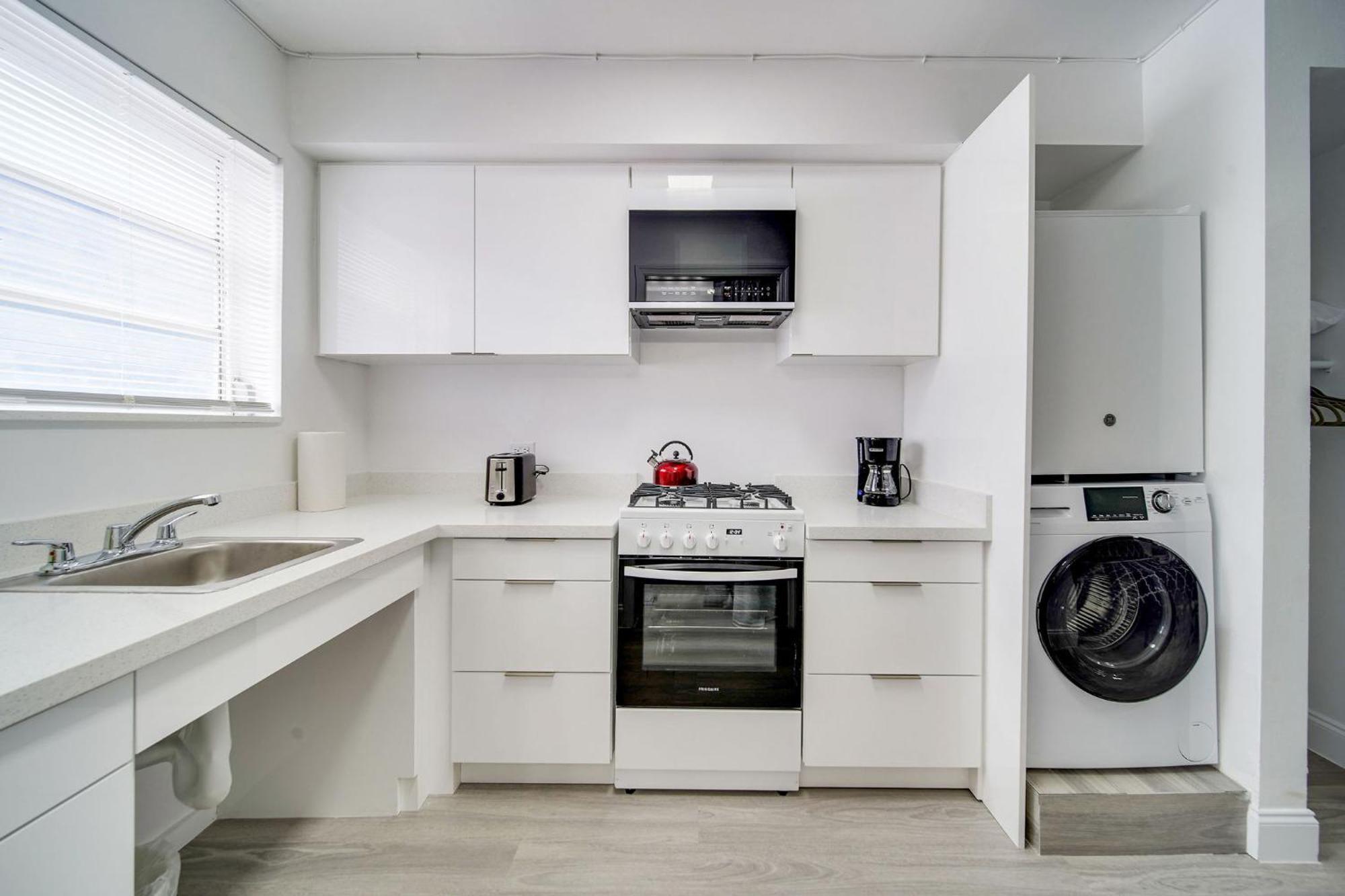 Deco Beachside Apt, W/2 Queen Beds, Washer/Dryer Miami Beach Exteriör bild